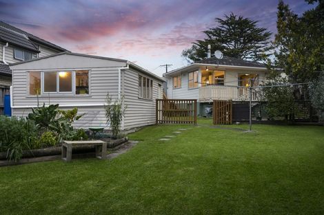 Photo of property in 20 Cron Avenue, Te Atatu South, Auckland, 0610
