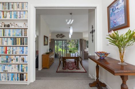 Photo of property in 5 Newry Road, Raumati Beach, Paraparaumu, 5032