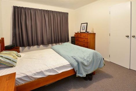 Photo of property in 1/19 Hauraki Crescent, Pinehill, Auckland, 0632