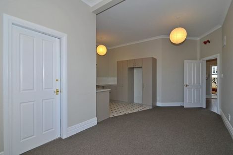 Photo of property in 4/112 Austin Street, Mount Victoria, Wellington, 6011