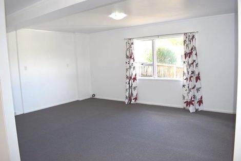 Photo of property in 2/527 Beach Road, Murrays Bay, Auckland, 0630