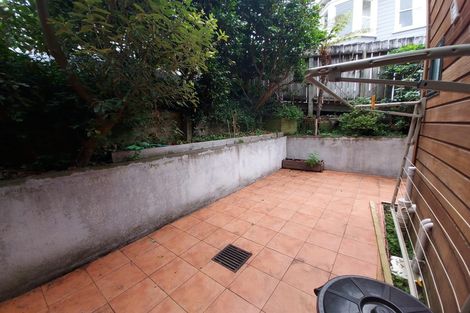 Photo of property in 1/2 Malcolm Lane, Thorndon, Wellington, 6011