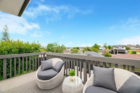 Photo of property in 13a Jenelin Road, Glendene, Auckland, 0602