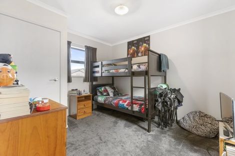 Photo of property in 10 Taiaapure Street, Weymouth, Auckland, 2103