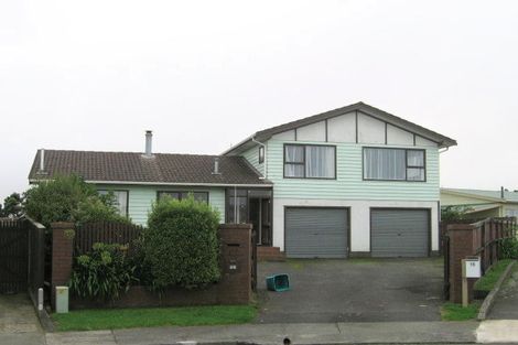 Photo of property in 11 Bayswater Place, Newlands, Wellington, 6037