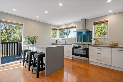 Photo of property in 13 Stallard Place, Glen Eden, Auckland, 0602