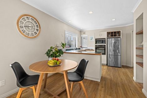 Photo of property in 2 Everest Avenue, Havelock North, 4130