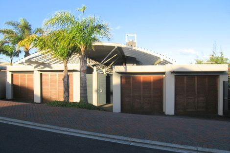 Photo of property in 20 Courtneys, West Harbour, Auckland, 0618