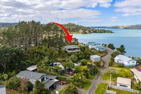 Photo of property in 13 Moana Road, Tinopai, 0593