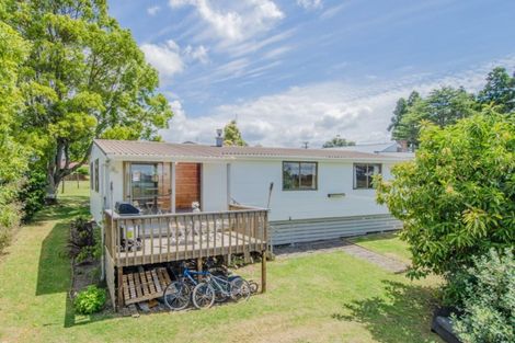 Photo of property in 2/80 Cobham Crescent, Kelston, Auckland, 0602