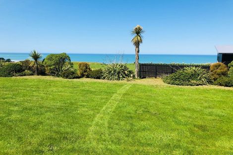 Photo of property in 37 Rochdale Road, Riversdale Beach, Masterton, 5872