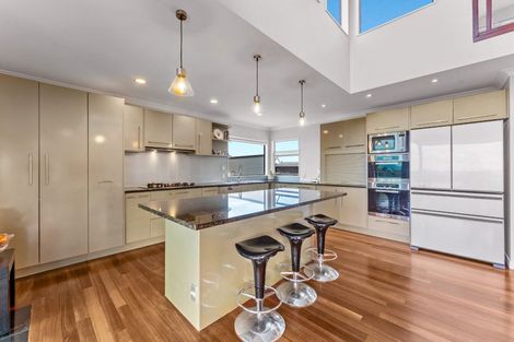 Photo of property in 5b Rahopara Street, Castor Bay, Auckland, 0620