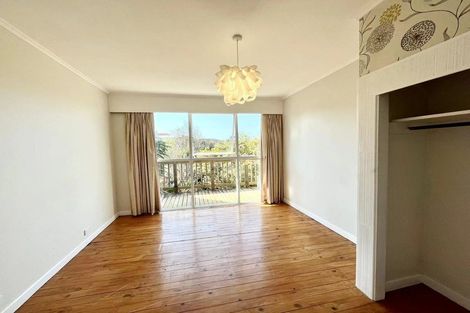 Photo of property in 114 Arran Road, Browns Bay, Auckland, 0630