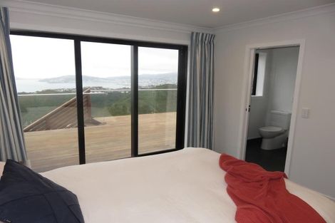 Photo of property in 79 Spenmoor Street, Newlands, Wellington, 6037