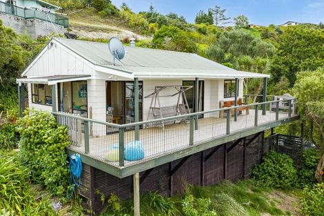 Photo of property in 14 Cliff Street, Pahi, Paparoa, 0571