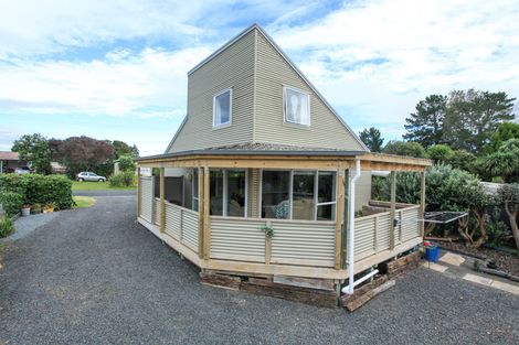 Photo of property in 5 Karioi Crescent, Raglan, 3225