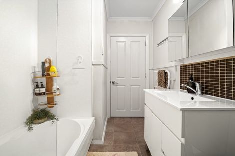 Photo of property in 112 Wakari Road, Helensburgh, Dunedin, 9010