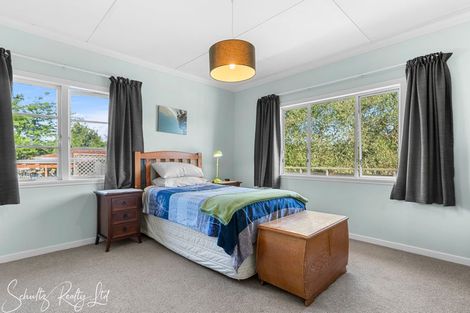 Photo of property in 15 Ash Grove, Maungaturoto, 0520