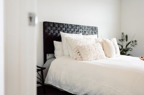 Photo of property in 10 Aarts Place, One Tree Point, 0118