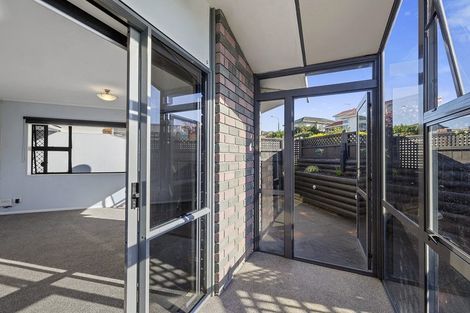 Photo of property in 14 Sandel Rise, Merrilands, New Plymouth, 4312