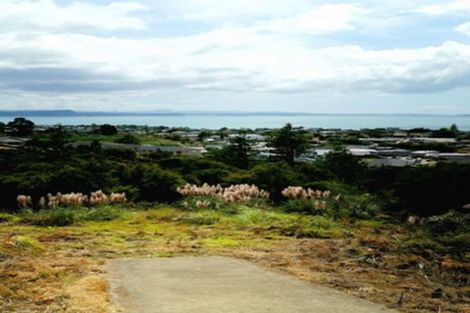 Photo of property in 125 Wade River Road, Stanmore Bay, Whangaparaoa, 0932