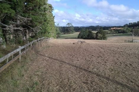 Photo of property in 7 Tawa Road, Kumeu, 0891