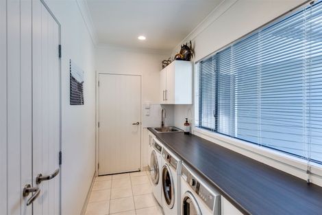 Photo of property in 113 Kent Terrace, Taradale, Napier, 4112