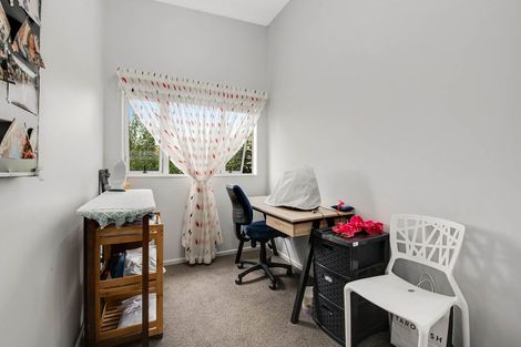 Photo of property in 19 Te Kauri Place, Helensville, 0800