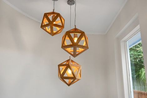 Photo of property in 24 Kingdale Road, Henderson, Auckland, 0610