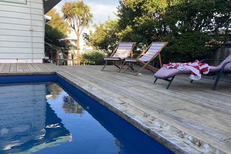 Photo of property in 7 Martin Crescent, Northcote, Auckland, 0627