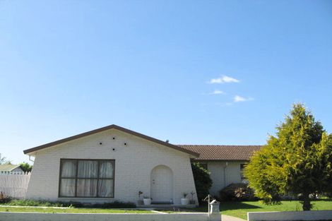 Photo of property in 10 Jenkins Avenue, Redwood, Christchurch, 8051