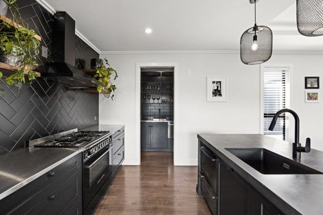 Photo of property in 23 Rich Rise, Havelock North, 4130