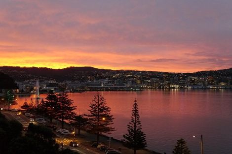 Photo of property in The Capital, 28/370 Oriental Parade, Oriental Bay, Wellington, 6011