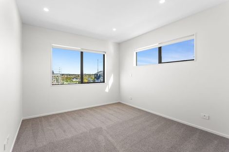 Photo of property in 36 Viridian Avenue, Rosehill, Papakura, 2113