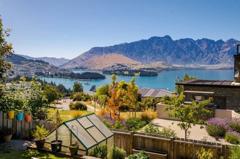 Photo of property in 22a Richards Park Lane, Fernhill, Queenstown, 9300
