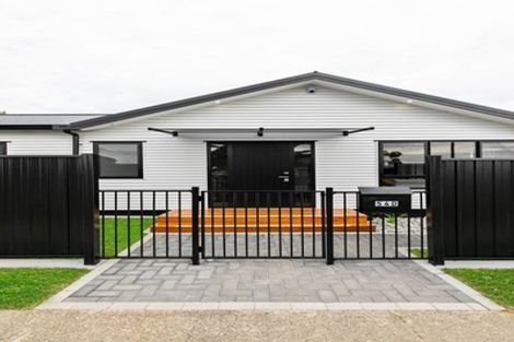 Photo of property in 54d Te Atatu Road, Te Atatu South, Auckland, 0610