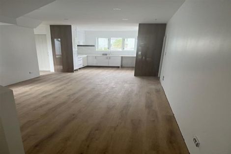 Photo of property in 25 Stitchbird Crescent, Papakura, 2110