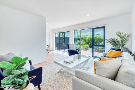 Photo of property in 3/70 Fernhill Way, Oteha, Auckland, 0632