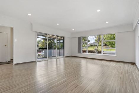 Photo of property in 176 Edmonton Road, Te Atatu South, Auckland, 0610