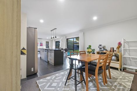 Photo of property in 37 Whitney Place, Rototuna North, Hamilton, 3210