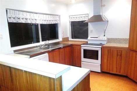 Photo of property in 13 Ellison Place, Pakuranga Heights, Auckland, 2010