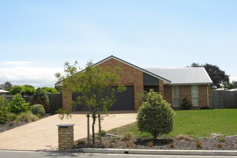Photo of property in 14 Evergreen Place, Parklands, Christchurch, 8083