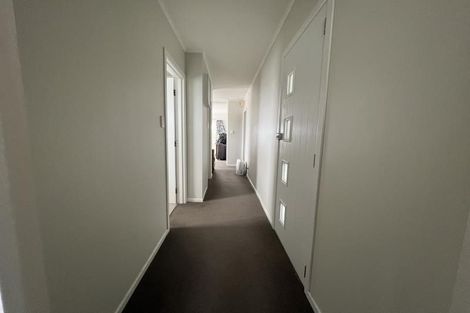 Photo of property in 1 Gaede Terrace, Sunnyvale, Auckland, 0612