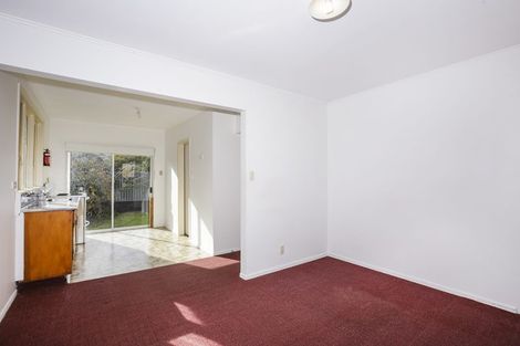 Photo of property in 16 Jamaica Place, Blockhouse Bay, Auckland, 0600