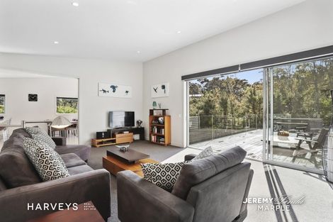 Photo of property in 31c Woodfern Crescent, Titirangi, Auckland, 0604