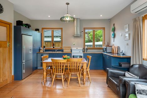 Photo of property in 4 Valley Road, Cashmere, Christchurch, 8022