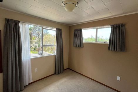 Photo of property in 7 Lavery Place, Sunnynook, Auckland, 0632