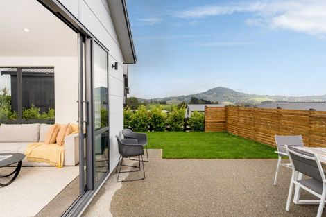 Photo of property in 10 Ella Lane, Green Island, Dunedin, 9018