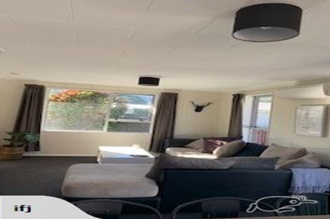 Photo of property in 2/156 Knights Road, Hutt Central, Lower Hutt, 5011