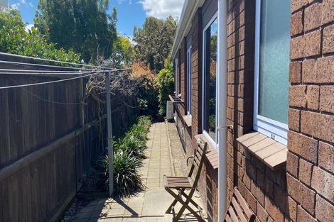 Photo of property in 70 Apsley Drive, Avonhead, Christchurch, 8042